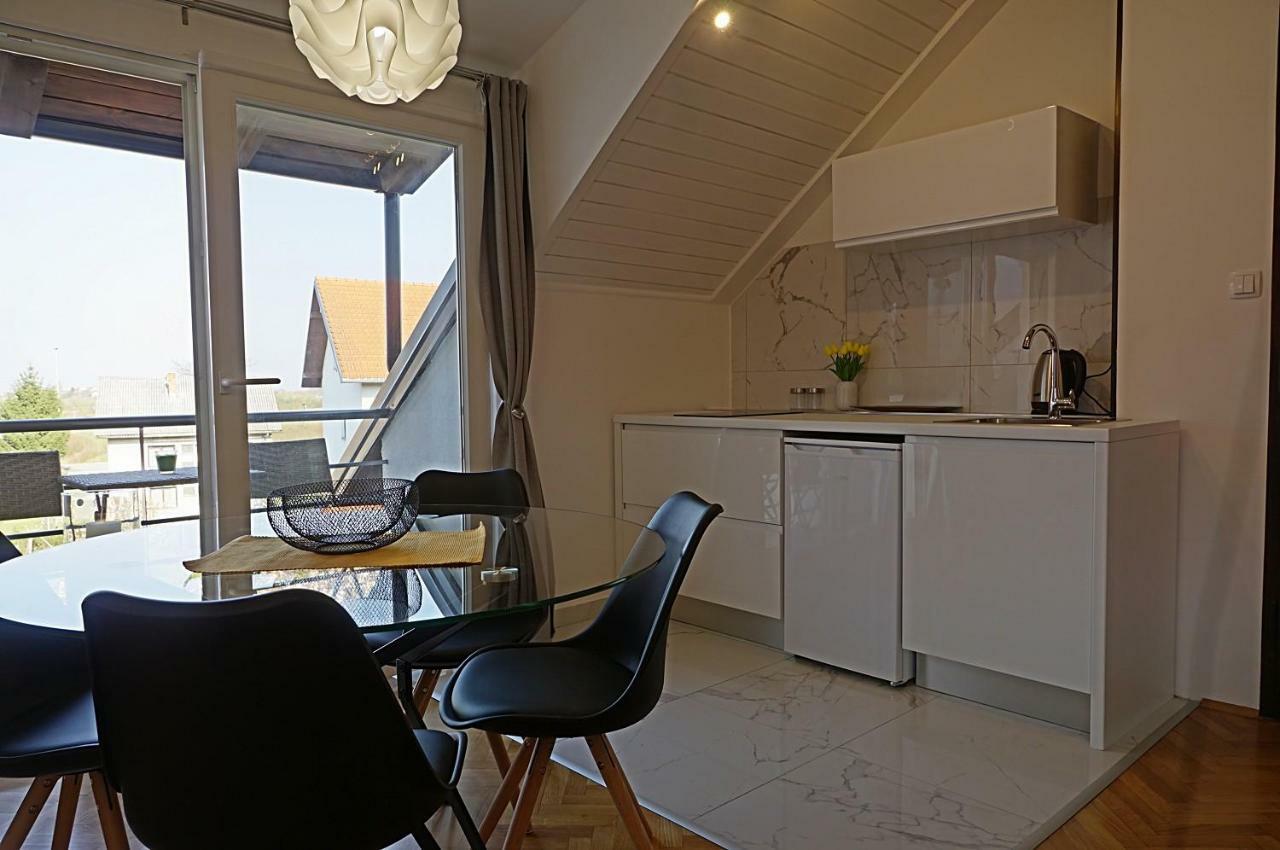 Apartman Studio Sonas 3 With Free Private Parking Карловац Екстериор снимка
