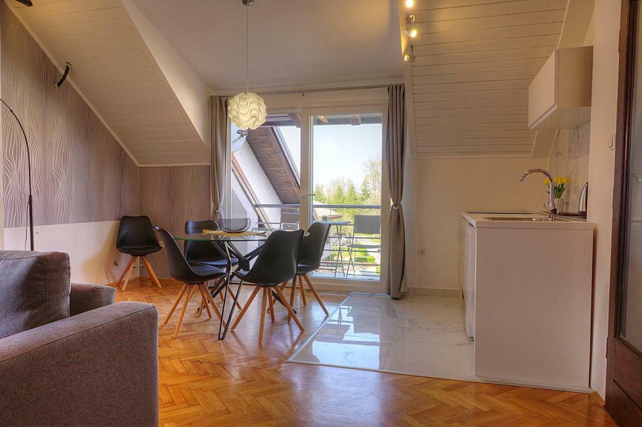 Apartman Studio Sonas 3 With Free Private Parking Карловац Екстериор снимка