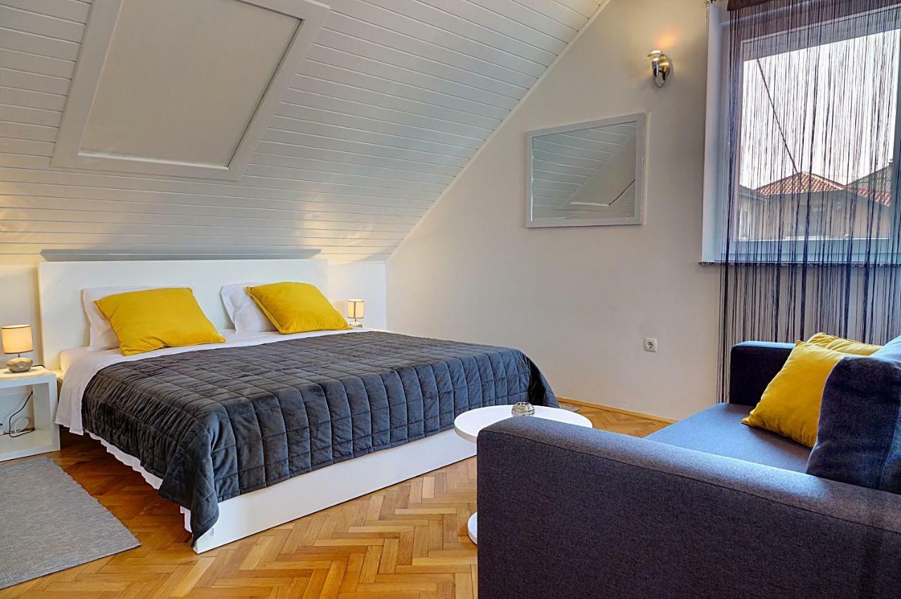 Apartman Studio Sonas 3 With Free Private Parking Карловац Екстериор снимка