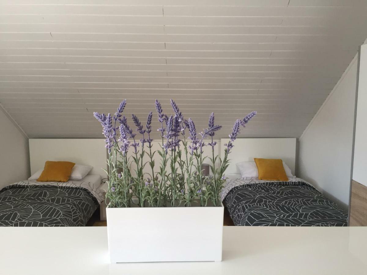 Apartman Studio Sonas 3 With Free Private Parking Карловац Екстериор снимка