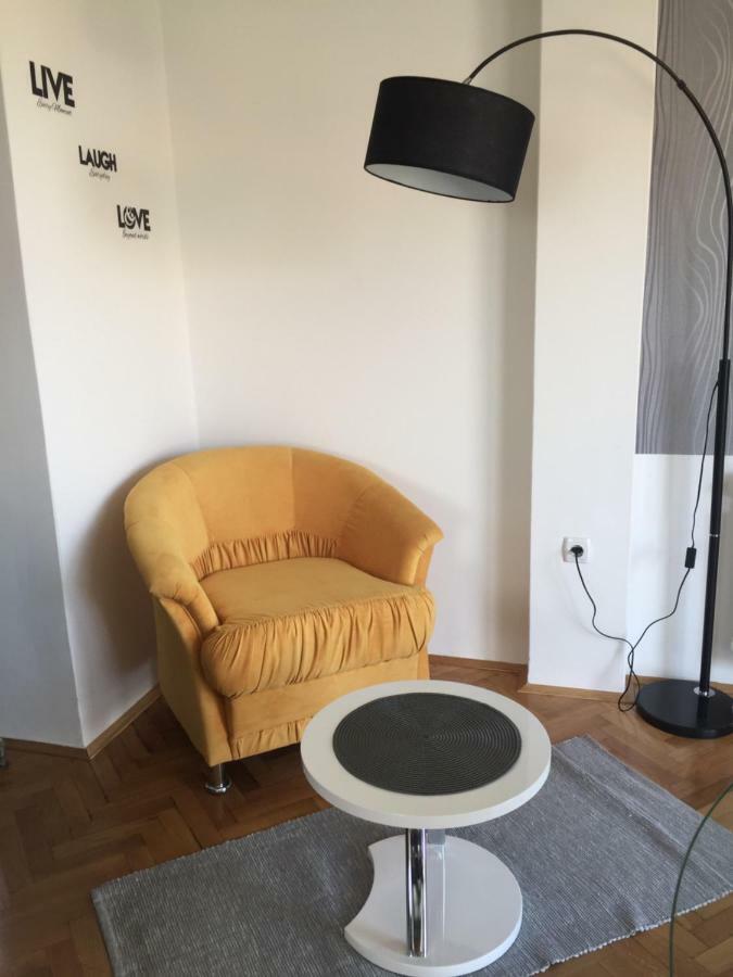 Apartman Studio Sonas 3 With Free Private Parking Карловац Екстериор снимка